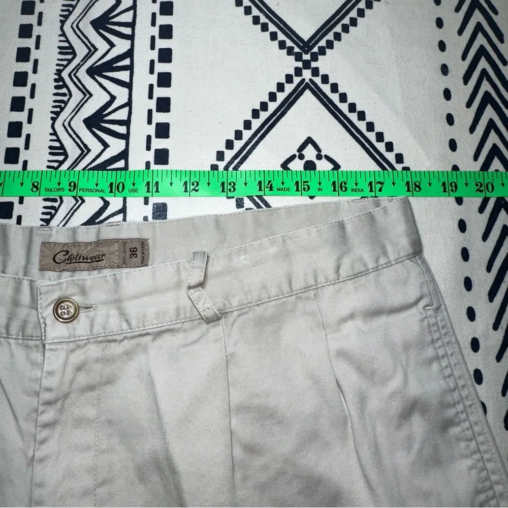 Y2K Men’s Chiliwear Texas Longhorns Beige Khaki Shorts Size 36 inseam‎ 9”
